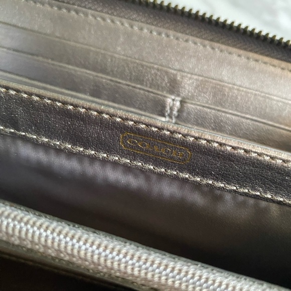 Coach Madison Gunmetal Pewter Metallic Accordion Zip Around Wallet New - Picture 9 of 14
